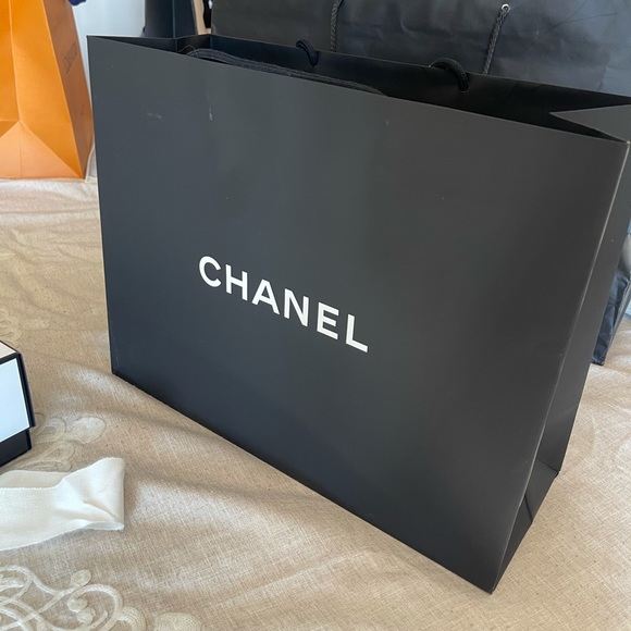 Chanel bag - Picture 3 of 3